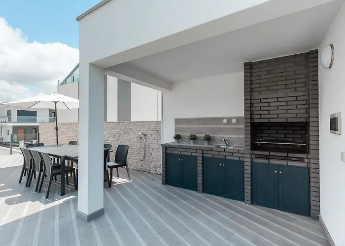 Vila Dino With Ocean View *