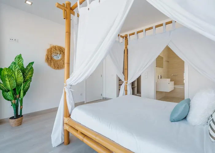 Dino With Ocean View * Ribamar (Lourinha)