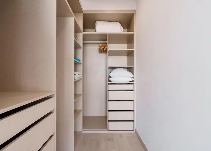 Dino With Ocean View Villa *